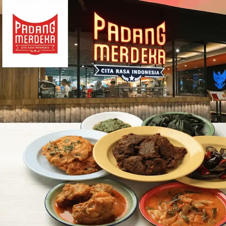 Franchise Padang, Padang Merdeka